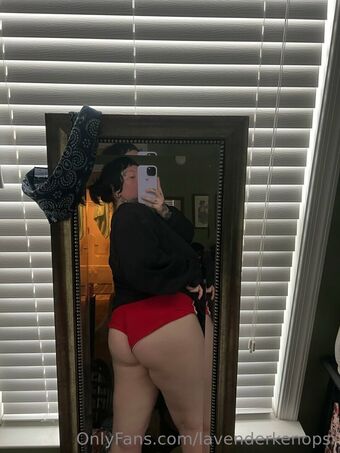 lavenderkenopsi Alastonkuvavuotoja OnlyFansista 17