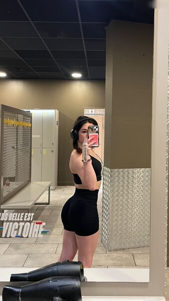 leanedsns Alastonkuvavuotoja OnlyFansista 5