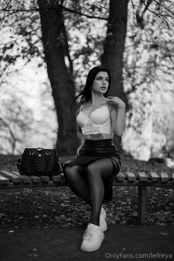 lefreya Alastonkuvavuotoja OnlyFansista 18