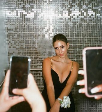 Leilani Azalea Alastonkuvavuotoja OnlyFansista 37