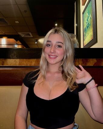 Lexi Ray Alastonkuvavuotoja OnlyFansista 22