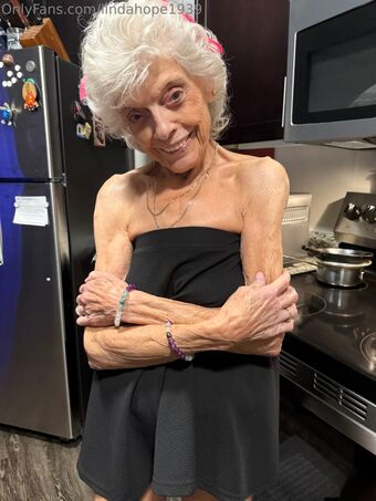 lindahope1939 Alastonkuvavuotoja OnlyFansista 82