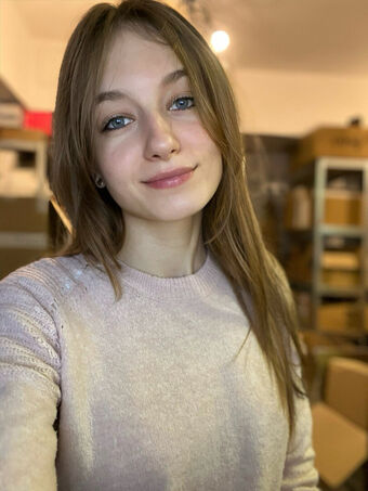 Lisadere Alastonkuvavuotoja OnlyFansista 11