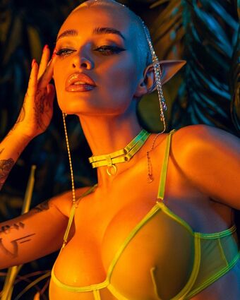 Liya Odesskaya Alastonkuvavuotoja OnlyFansista 14