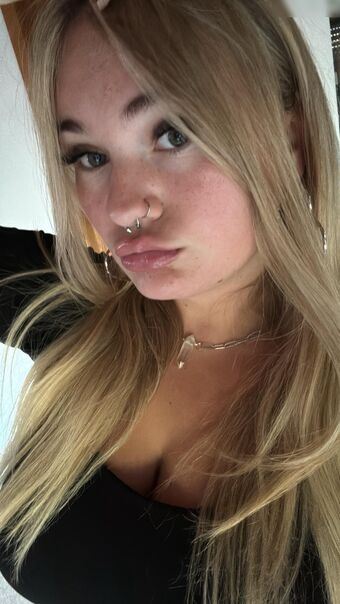 Lizzy_Cherry Alastonkuvavuotoja OnlyFansista 23
