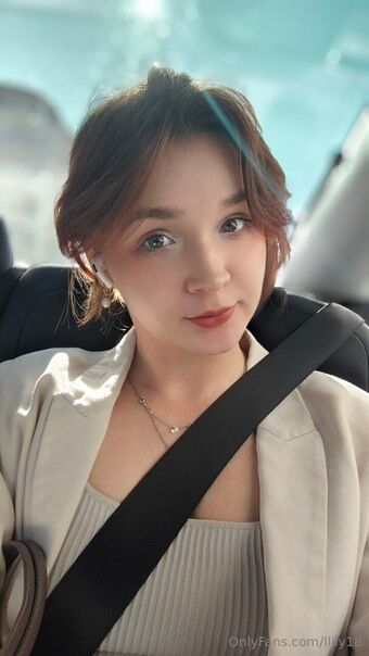 llily18 Alastonkuvavuotoja OnlyFansista 33