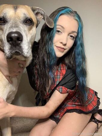 Lola Alastonkuvavuotoja OnlyFansista 42