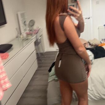 Lucy Fleming Alastonkuvavuotoja OnlyFansista 21