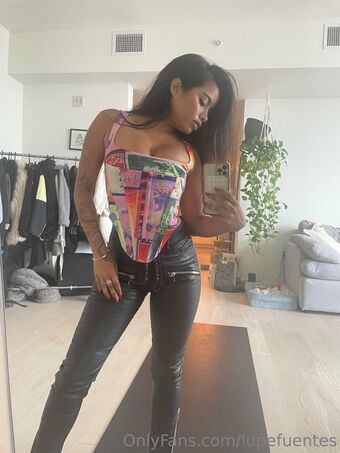 Lupe Fuentes Alastonkuvavuotoja OnlyFansista 187