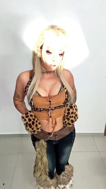 Magic Phyra Alastonkuvavuotoja OnlyFansista 409
