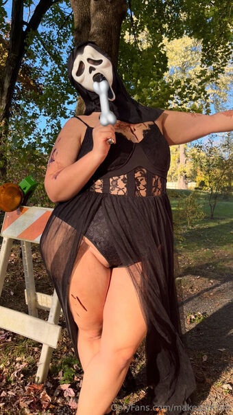 makeashcum Alastonkuvavuotoja OnlyFansista 38