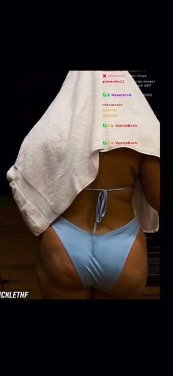 Maleni Cruz Alastonkuvavuotoja OnlyFansista 212