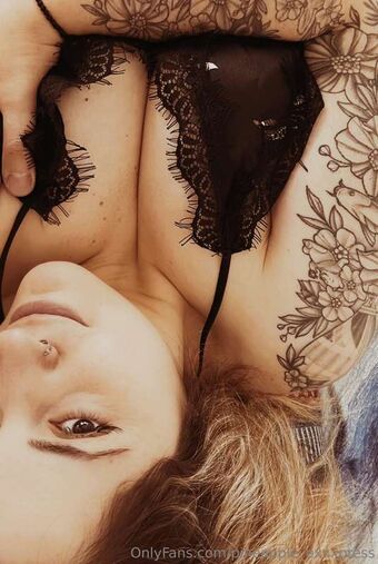 MaryJade Alastonkuvavuotoja OnlyFansista 24