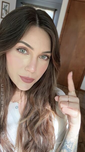 Marz Alastonkuvavuotoja OnlyFansista 126