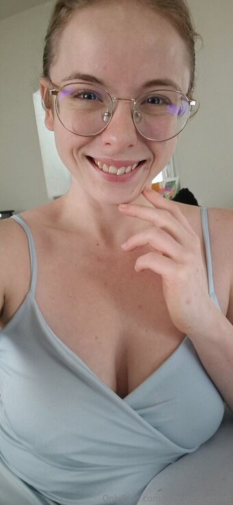 mia_ganz_privat Alastonkuvavuotoja OnlyFansista 24