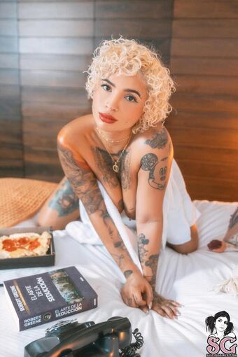 miachava Alastonkuvavuotoja OnlyFansista 70