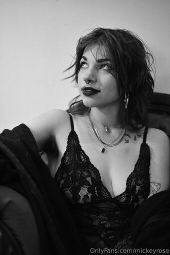 mickeyrose Alastonkuvavuotoja OnlyFansista 17