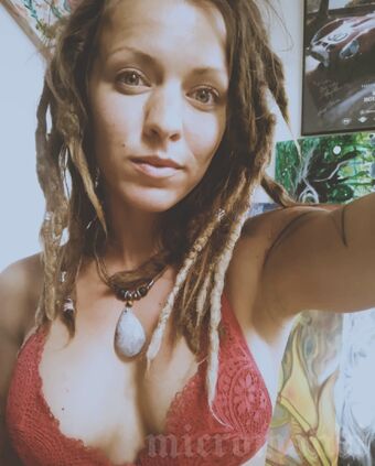 Micromandi Alastonkuvavuotoja OnlyFansista 2