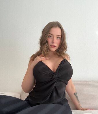 milkyybecky Alastonkuvavuotoja OnlyFansista 19