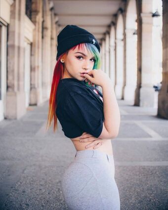 mimo_ningyo Alastonkuvavuotoja OnlyFansista 18