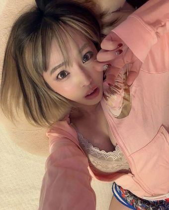 Mina-shirakawa