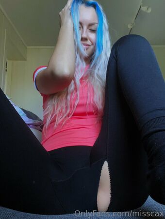 misscax Alastonkuvavuotoja OnlyFansista 9