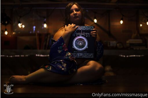 missmasque Alastonkuvavuotoja OnlyFansista 18
