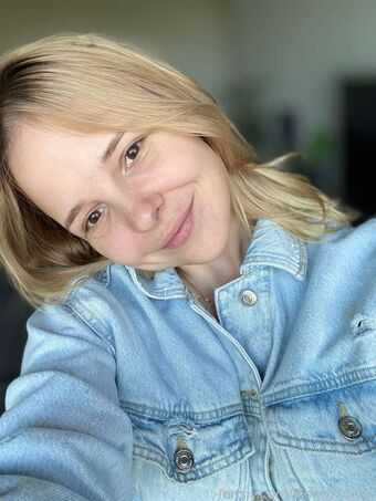 MonroCocos Alastonkuvavuotoja OnlyFansista 95