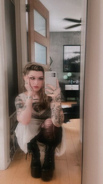 Mothica Alastonkuvavuotoja OnlyFansista 34