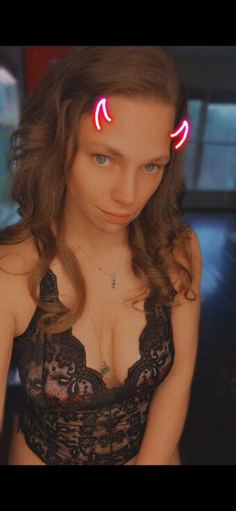 Msashbash420 Alastonkuvavuotoja OnlyFansista 11