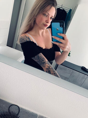 mxriee.065 Alastonkuvavuotoja OnlyFansista 9