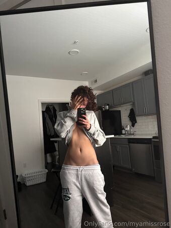 myamissrose Alastonkuvavuotoja OnlyFansista 2