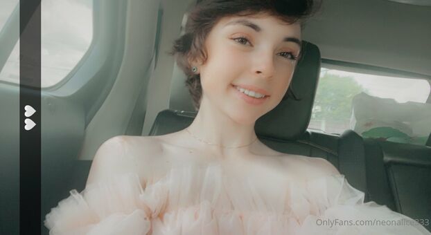 Neonalice333 Alastonkuvavuotoja OnlyFansista 50