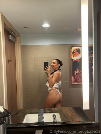 nerdybabe18 Alastonkuvavuotoja OnlyFansista 3