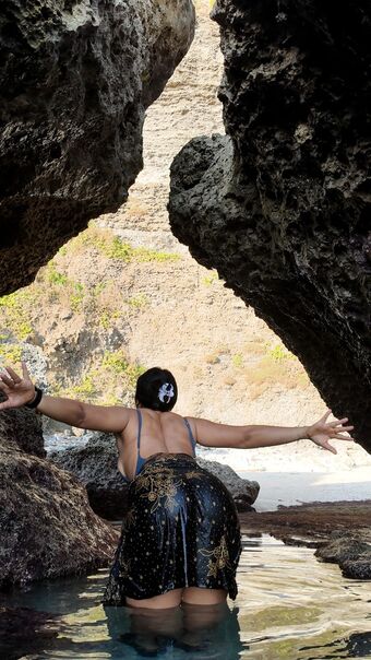 Ni Made Rusmi Alastonkuvavuotoja OnlyFansista 6