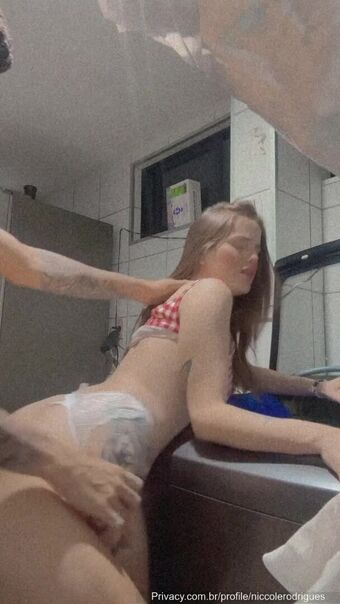 Nicole Rodrigues Alastonkuvavuotoja OnlyFansista 4