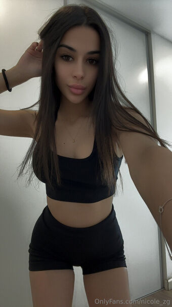 nicole_zg Alastonkuvavuotoja OnlyFansista 15