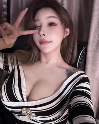 nisixixixi Alastonkuvavuotoja OnlyFansista 94