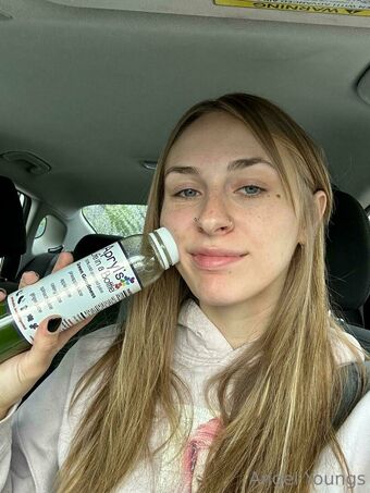 No Makeup Alastonkuvavuotoja OnlyFansista 13
