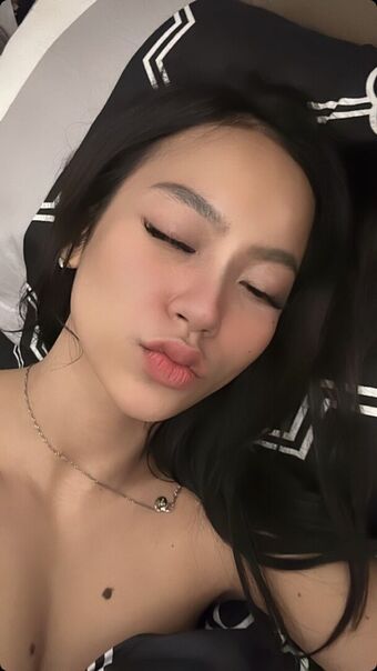 Nurlynnazureen Alastonkuvavuotoja OnlyFansista 50