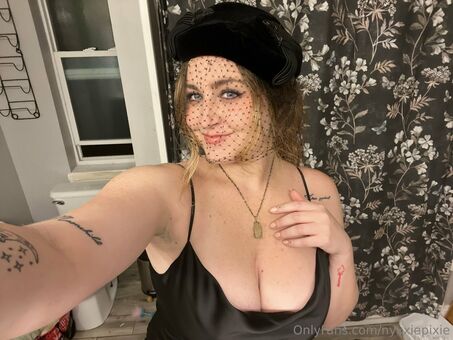 nyxxiepixie Alastonkuvavuotoja OnlyFansista 3