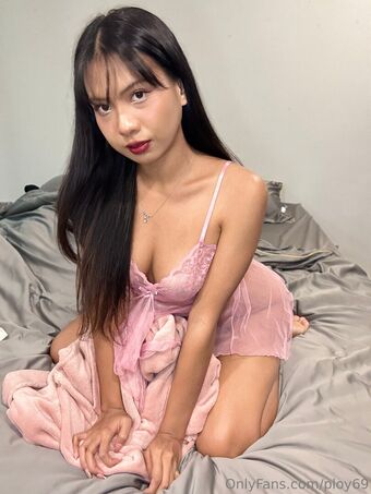 ploy69 Alastonkuvavuotoja OnlyFansista 105