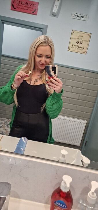 Polepixiee Alastonkuvavuotoja OnlyFansista 6