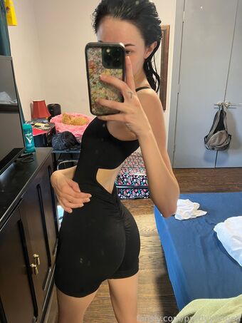 prettyyangell Alastonkuvavuotoja OnlyFansista 35