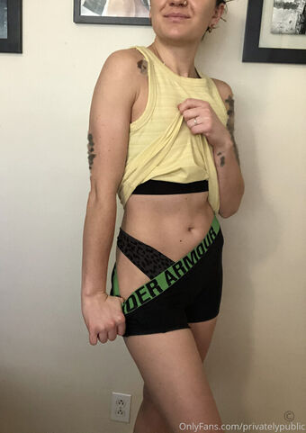 privatelypublic Alastonkuvavuotoja OnlyFansista 10