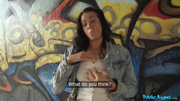 Public Agent Alastonkuvavuotoja OnlyFansista 131