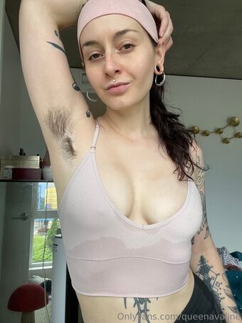 queenavaline Alastonkuvavuotoja OnlyFansista 13