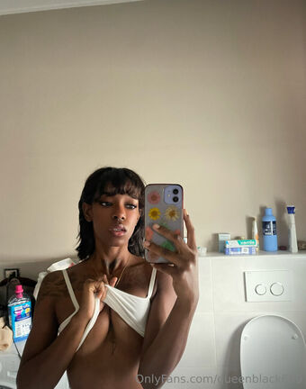 queenblack699 Alastonkuvavuotoja OnlyFansista 19
