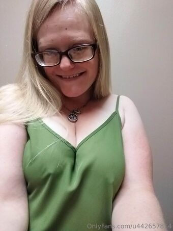 queengreeneyes420