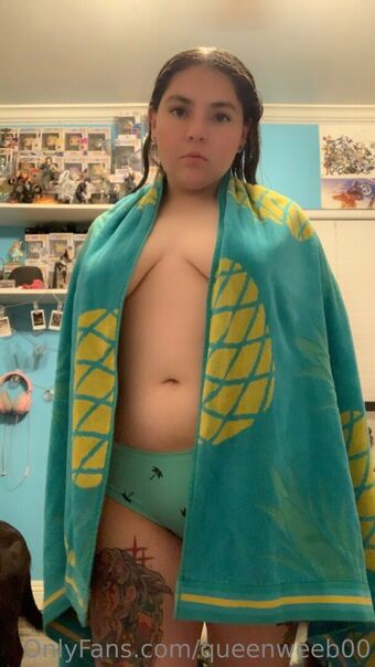 queenweeb00 Alastonkuvavuotoja OnlyFansista 20